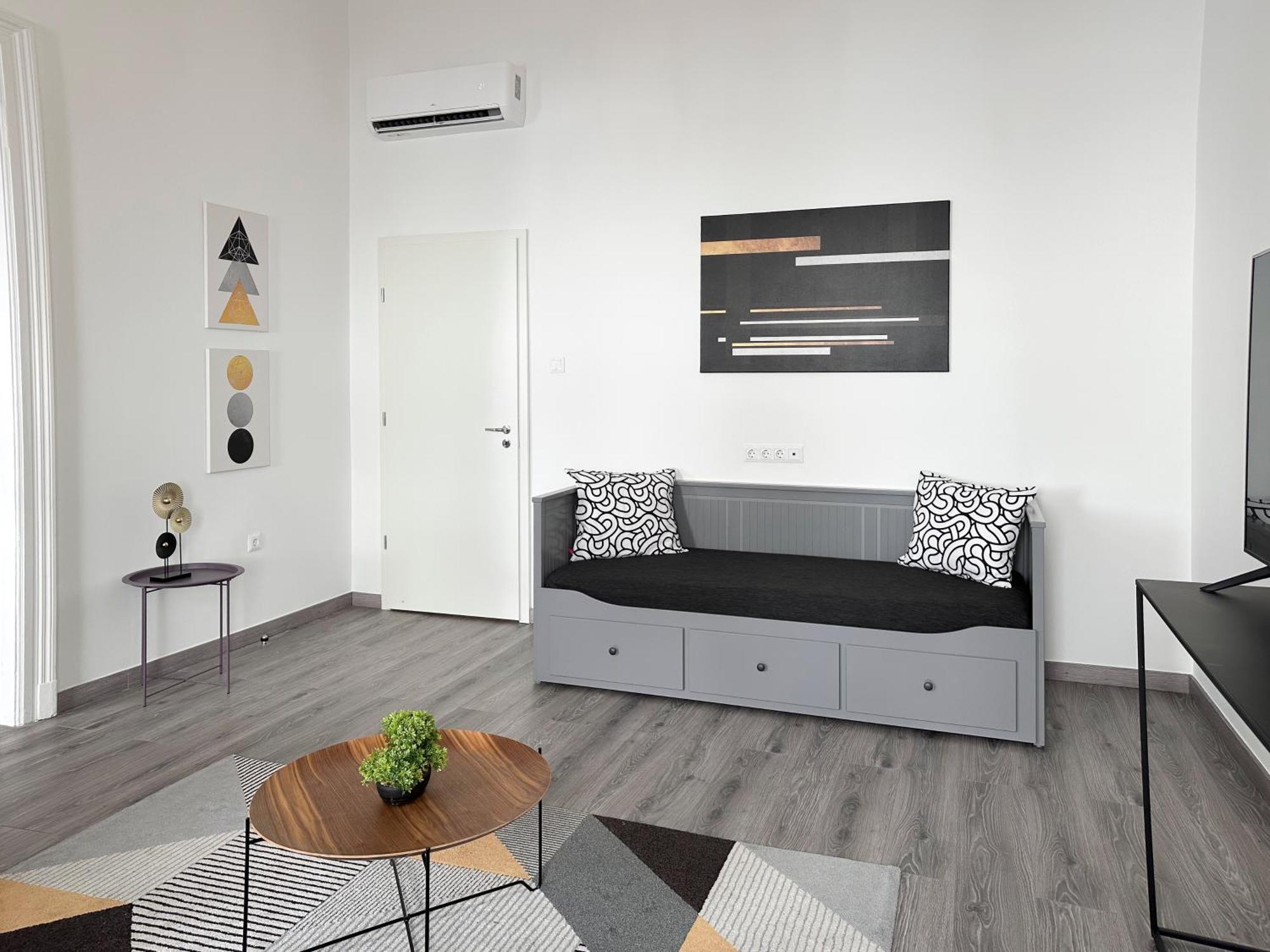 R&R Central Apartment Budapest Esterno foto