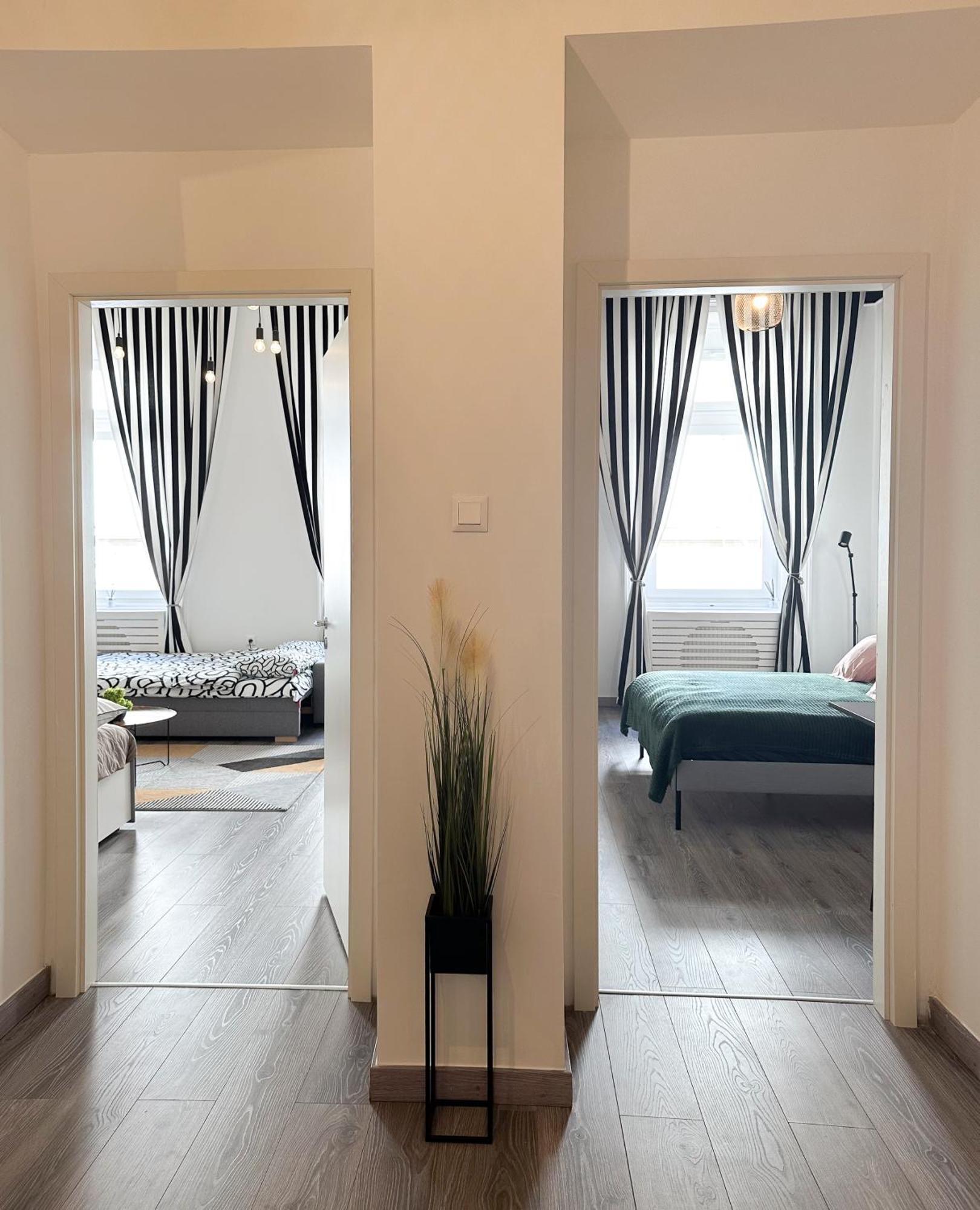 R&R Central Apartment Budapest Esterno foto